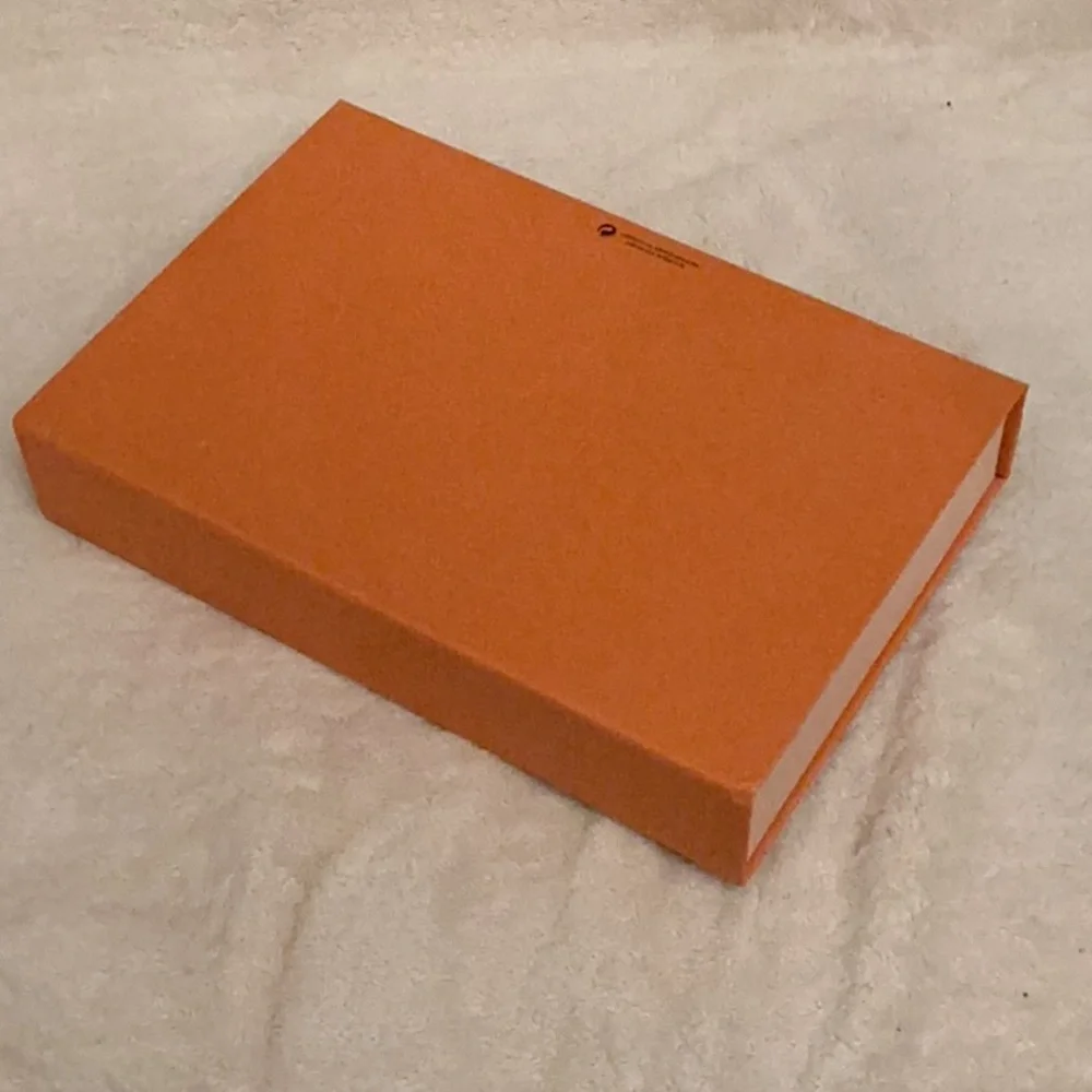 12x8x2,25 Louis Vuitton magnetic closer orange color  new